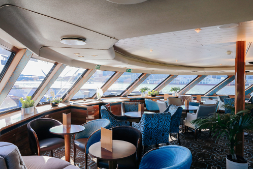Servicio atento y profesional Crucemundo Cruises. SoloCruceros.com Servicio atento y profesional Crucemundo Cruises. SoloCruceros.com
