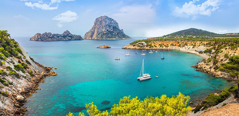 Cruceros Lujo desde España al mejor precio, Ibiza. CrucerosLujo.travel