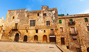 Calles y edificios de Tarragona. SoloCruceros.com Calles y edificios de Tarragona. SoloCruceros.com