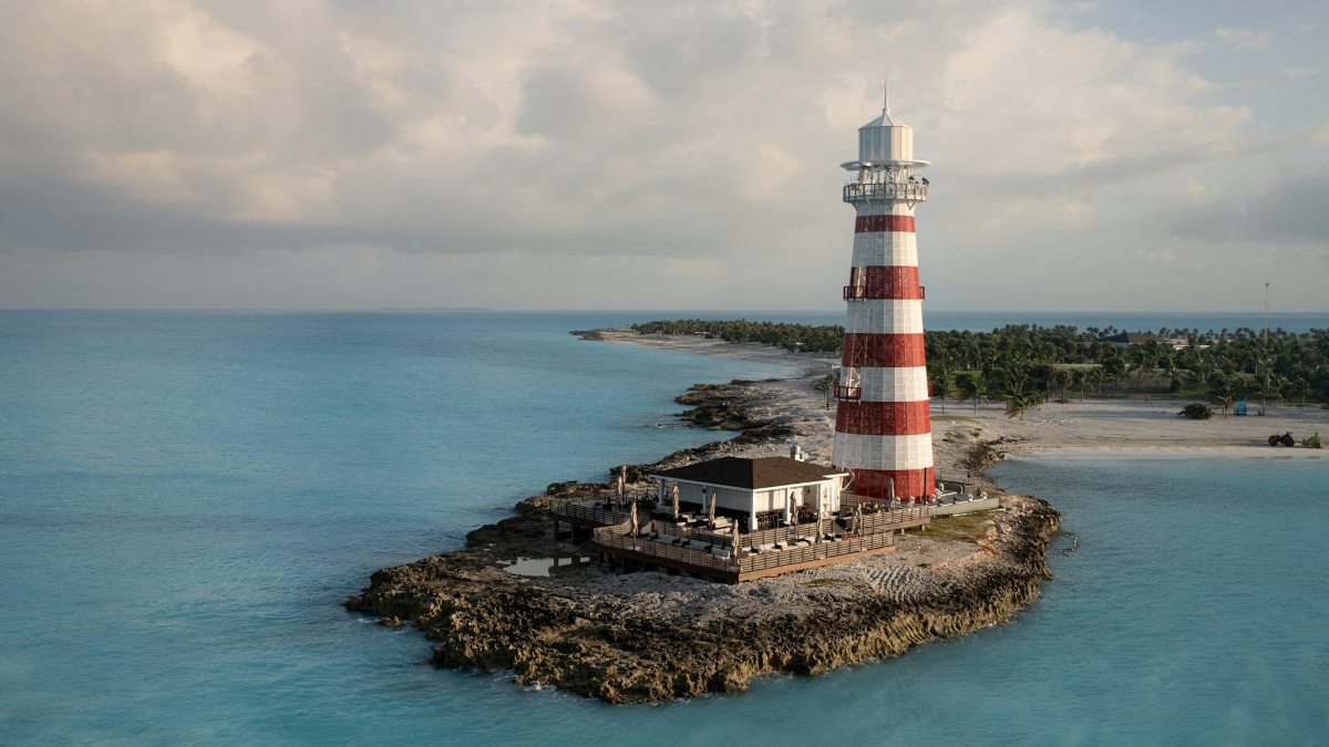 islas-privadas-y-atencion-vip-asi-son-los-cruceros-de-lujo-por-el-caribe