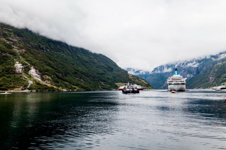 lujo-escandinavo-como-son-los-cruceros-de-lujo-por-los-fiordos-noruegos-